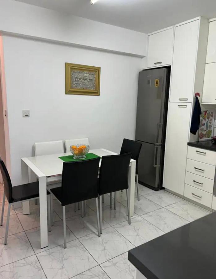 Marias Spacious Aparment Paphos Exterior foto