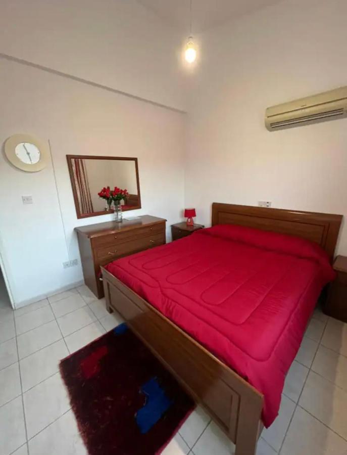 Marias Spacious Aparment Paphos Exterior foto